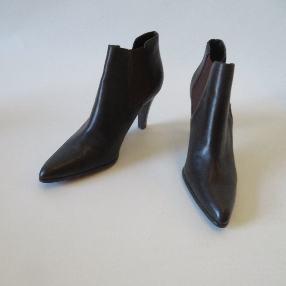 NWOT TAHARI "BISTRO" BROWN LEATHER ANKLE BOOTS 8*